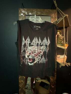 Def Leppard Graphic Muscle Tank Top Size Large